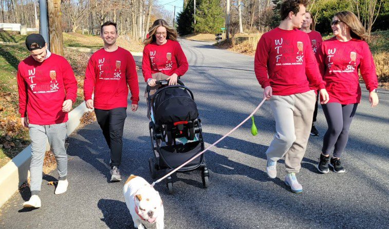 Kane Family Turkey Trot walking as a group